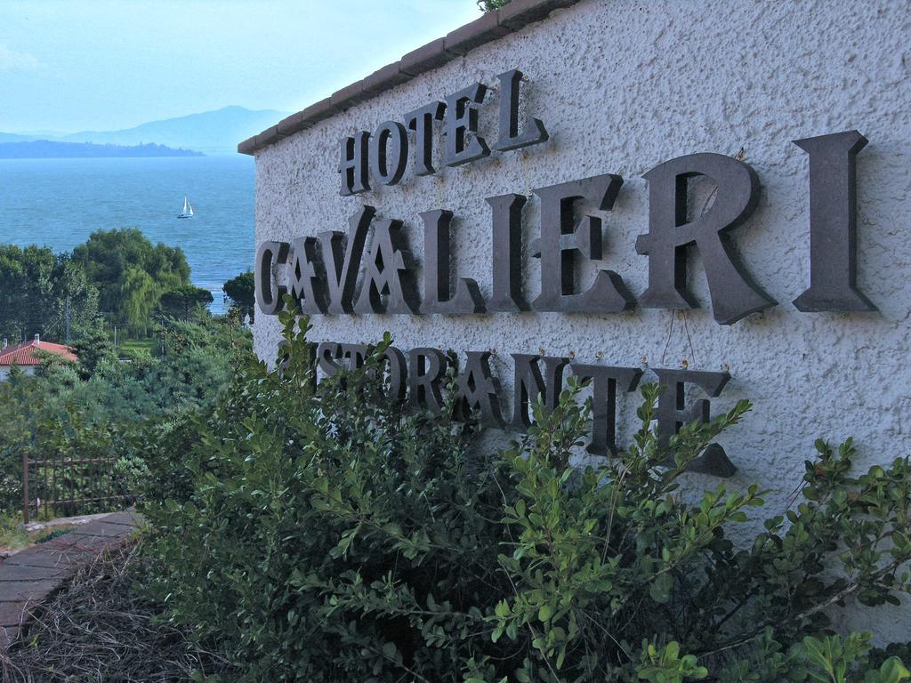 Hotel Cavalieri Passignano sul Trasimeno Exterior photo