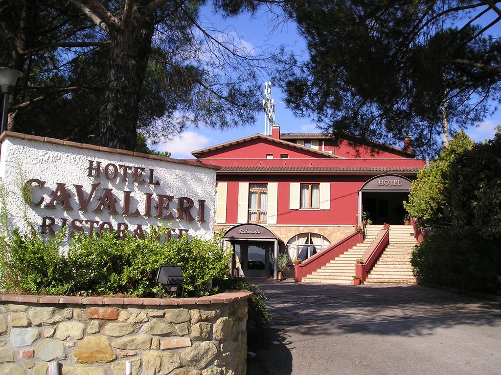 Hotel Cavalieri Passignano sul Trasimeno Exterior photo