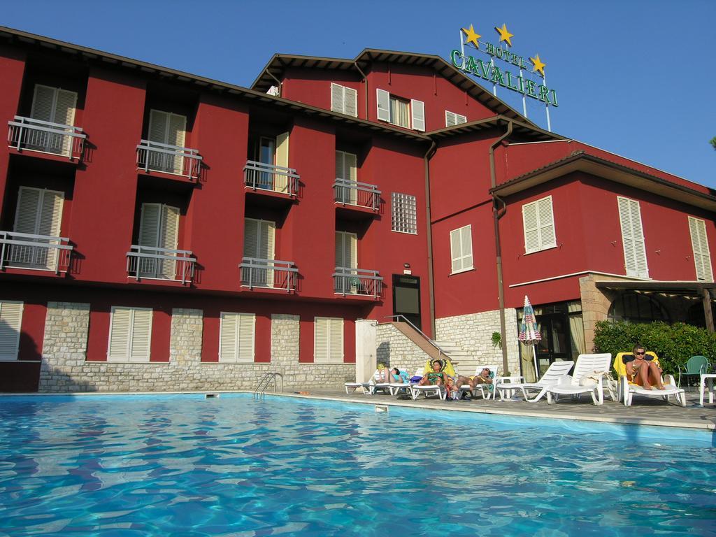 Hotel Cavalieri Passignano sul Trasimeno Exterior photo