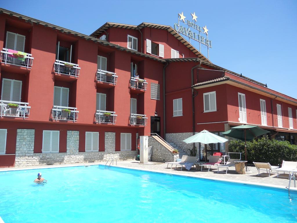 Hotel Cavalieri Passignano sul Trasimeno Exterior photo