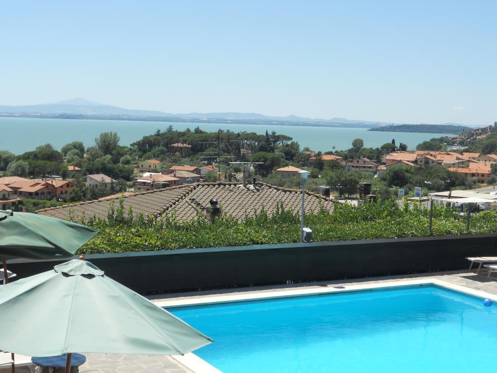 Hotel Cavalieri Passignano sul Trasimeno Exterior photo