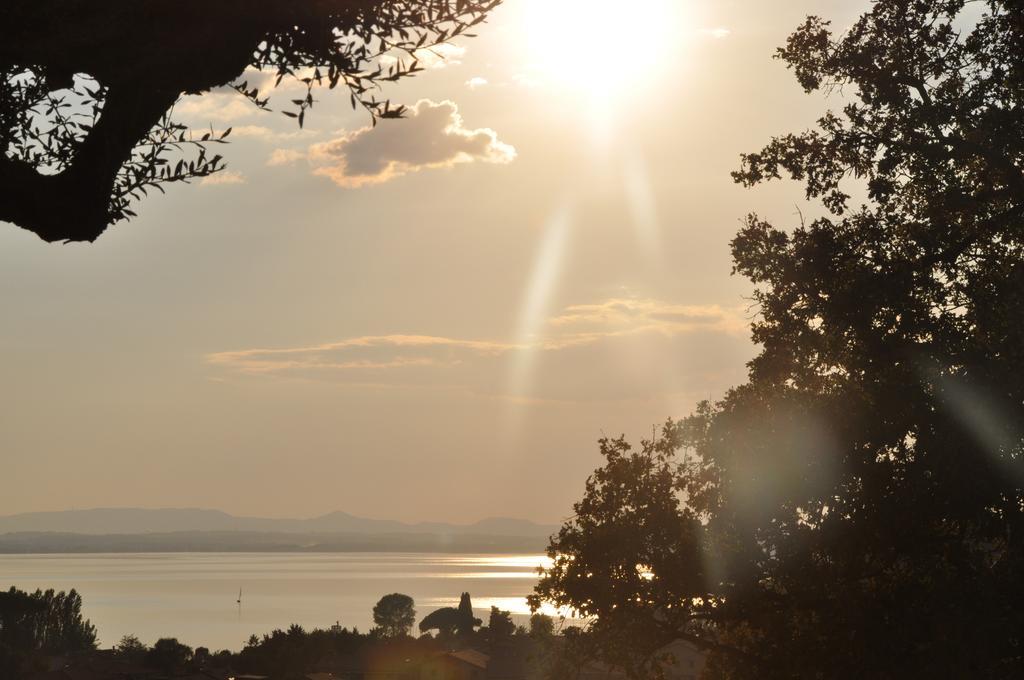 Hotel Cavalieri Passignano sul Trasimeno Exterior photo