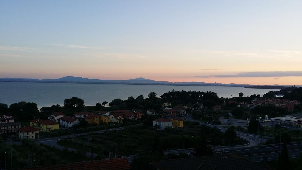 Hotel Cavalieri Passignano sul Trasimeno Exterior photo