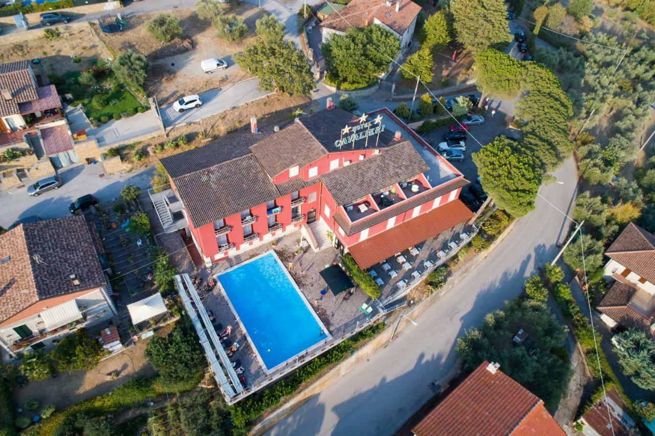 Hotel Cavalieri Passignano sul Trasimeno Exterior photo